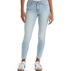 Levi's Women’s 711 Mid Rise Frayed Hem Light Blue Skinny Jeans!!
